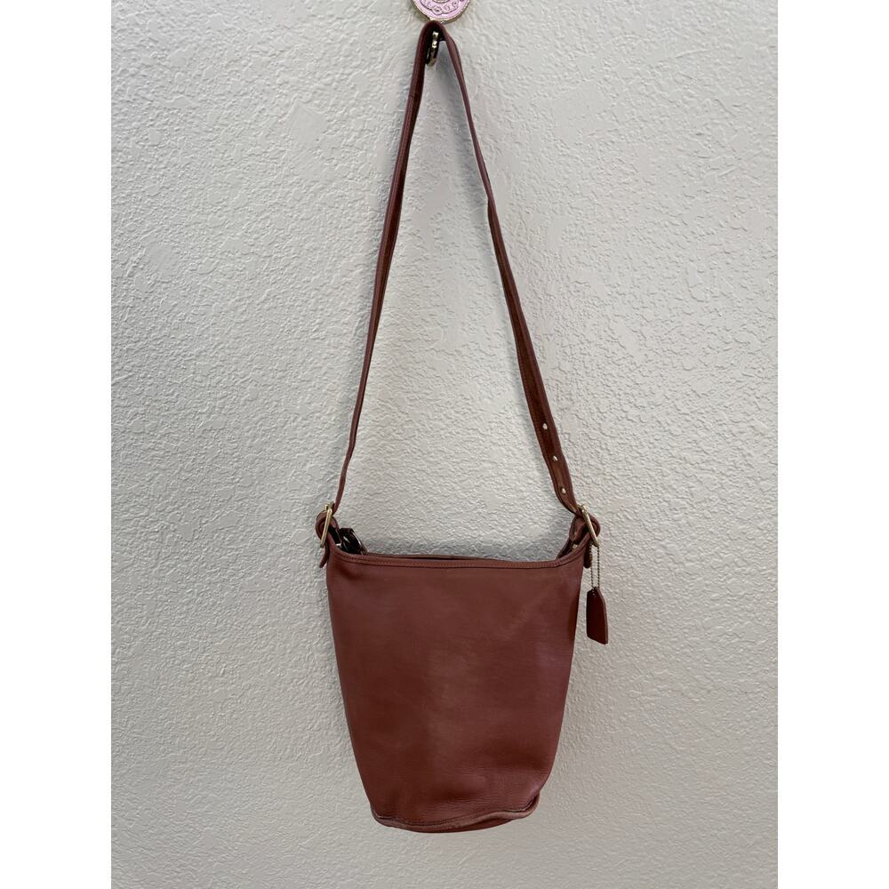 Vintage Coach Helen's Legacy Duffle Sac in British Tan - Picture 3 of 7